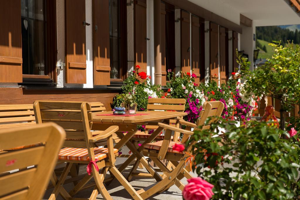 לך אם ארלברג Gasthaus & Pension Alphorn מראה חיצוני תמונה